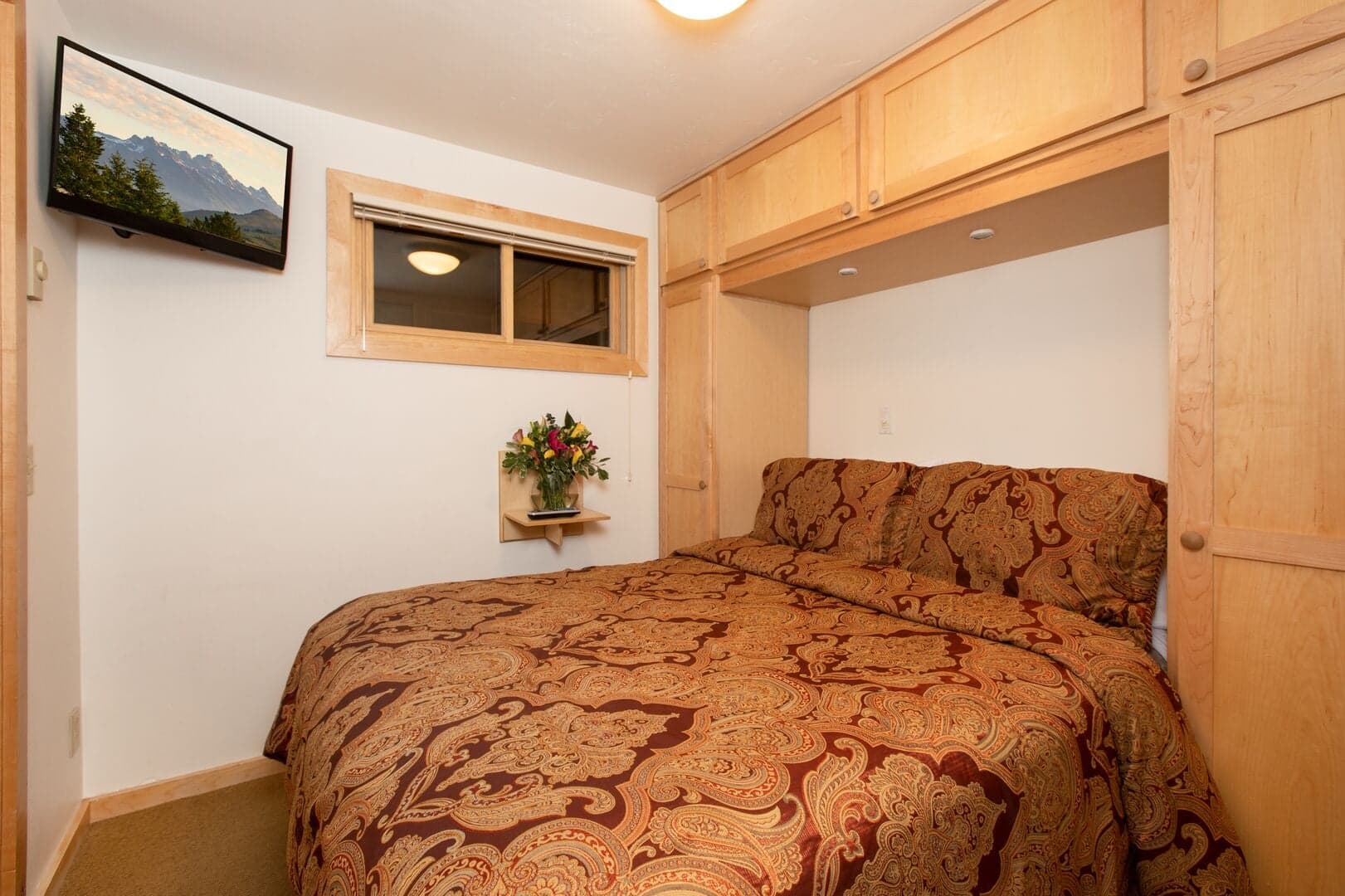 Small Queen Bedroom w/ TV--now with white bedding