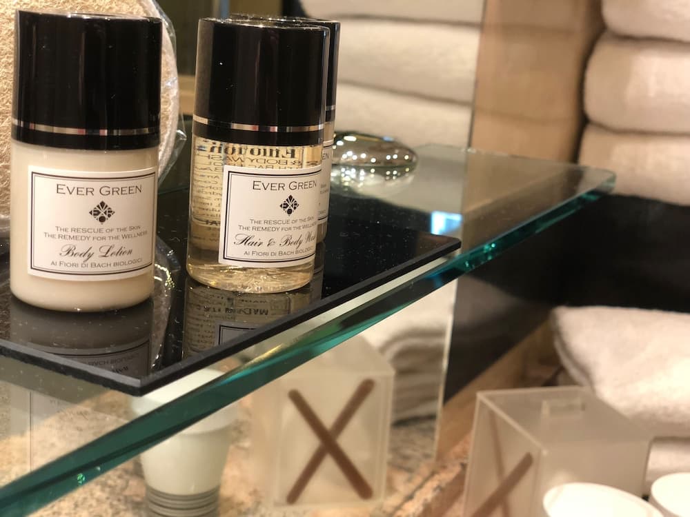 Bathroom amenities