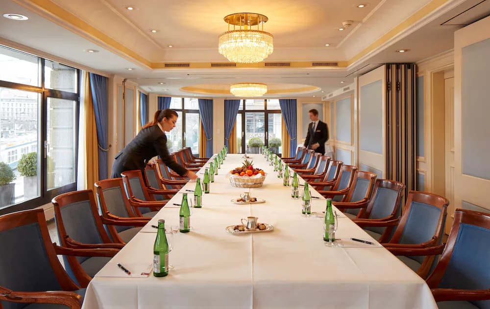 Meeting facility