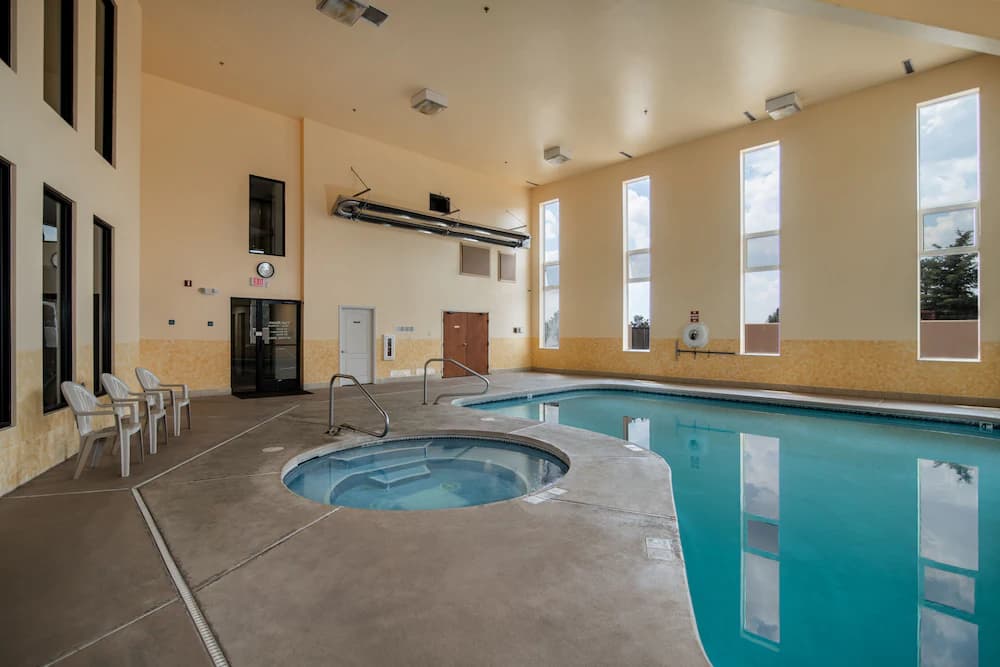 Indoor spa tub