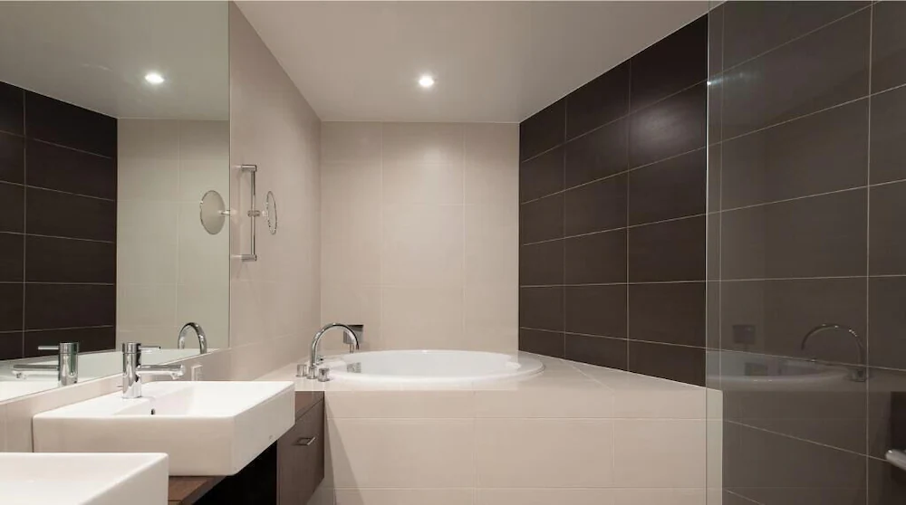 Private spa tub