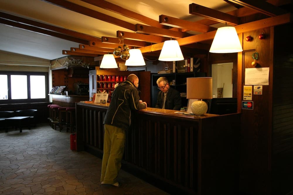 Concierge desk