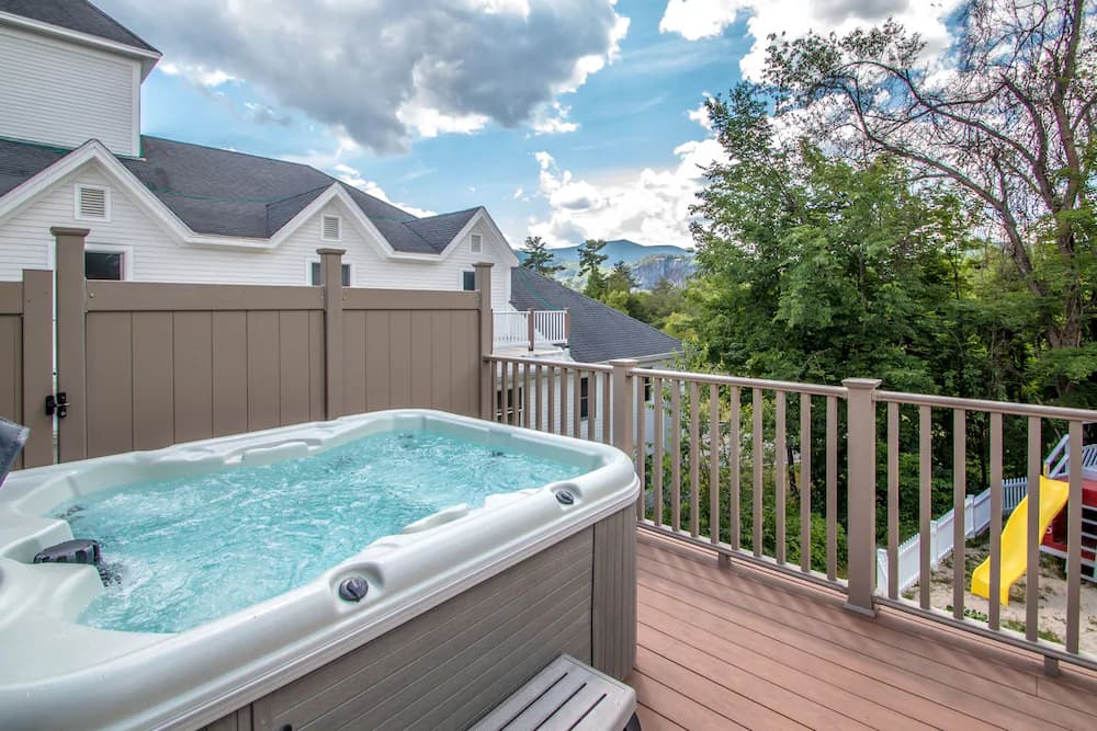 Private spa tub