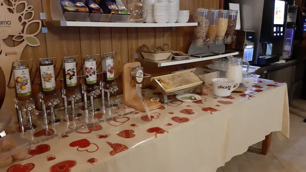 Breakfast buffet