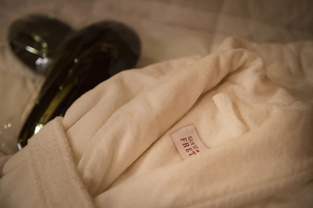 Bathroom amenities