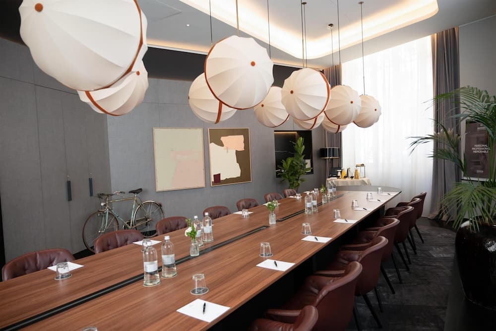 Meeting facility