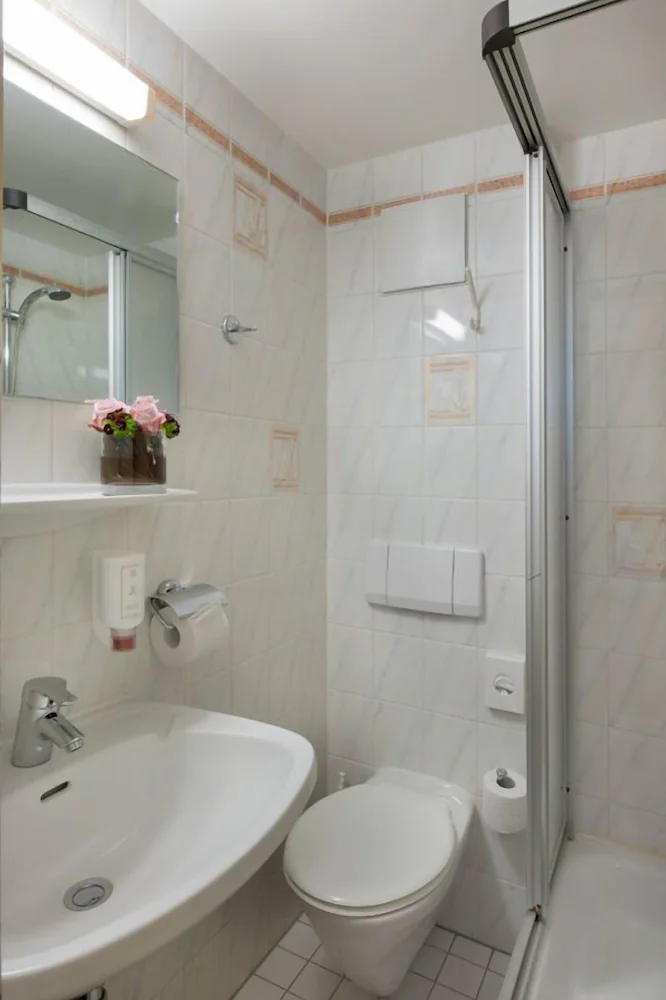 Bathroom sink